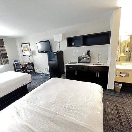 Baymont By Wyndham Marinette Hotel Buitenkant foto