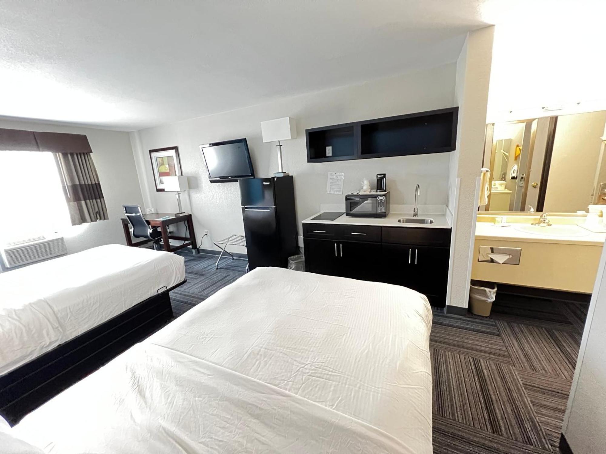 Baymont By Wyndham Marinette Hotel Buitenkant foto